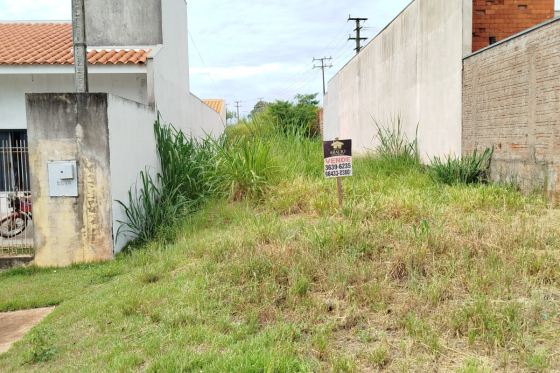 Terreno 180m Umuarama-PR 852