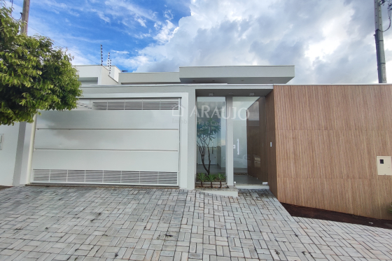 Casa 136m Umuarama-PR 715